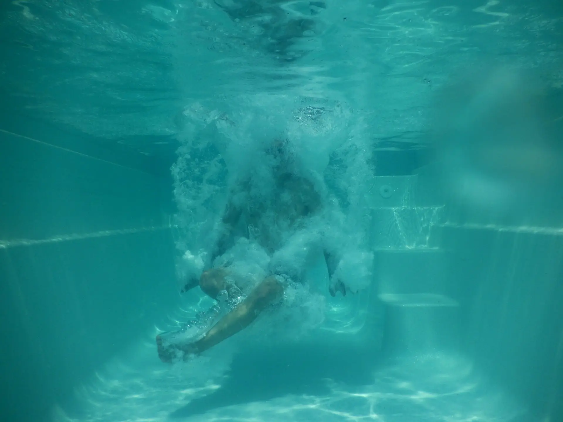 Self-cleaning pool automation technology